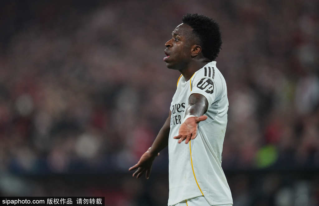 内讧？维尼修斯不传球贝林厄姆抱怨 小熊回怼：闭嘴吧！